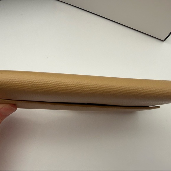 CHANEL Coco Button bi-fold long wallet - Picture 5 of 16